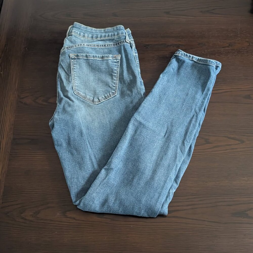Old Navy Rockstar Super Skinny Jeans